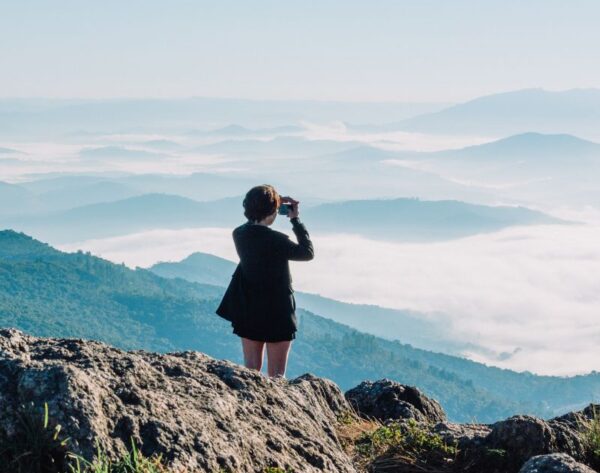 about us (800 x 800 px) (1)